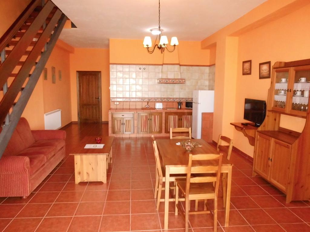 Apartamentos Trinidad Alange Værelse billede